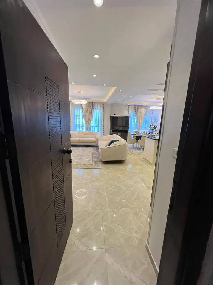 شقة للبيع جنب مول العرب