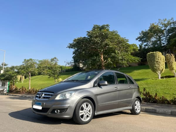 مرسيدس B150 W245 موديل 2008 بحالة مميزة وفئة عالية