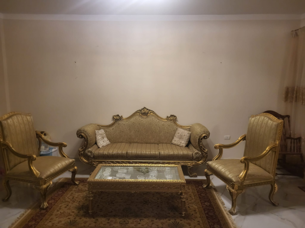 صالون بحاله جيده للبيع