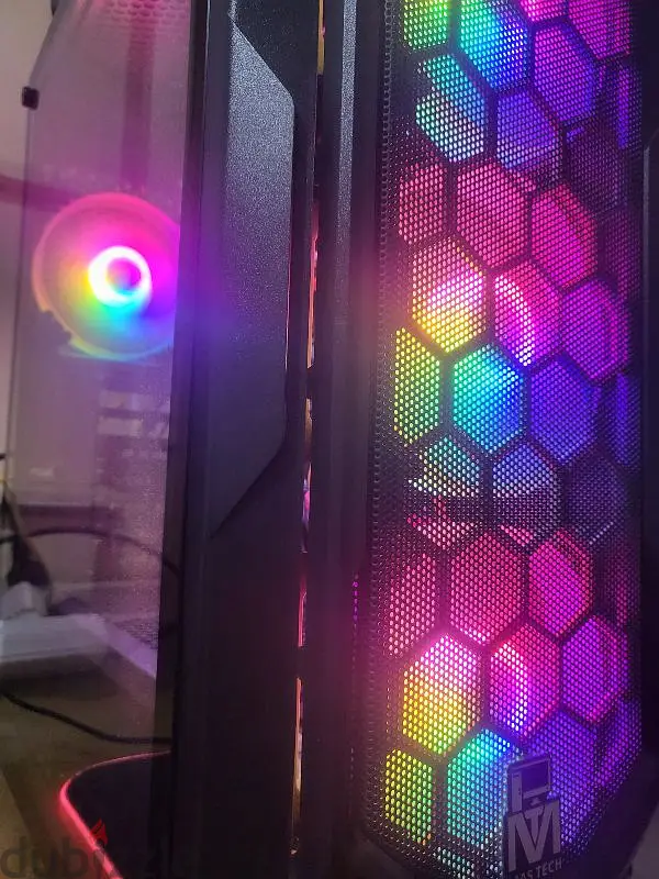 للبيع جهاز كمبيوتر مكتبي متكامل (All-in-One) من أسوس - مستعمل