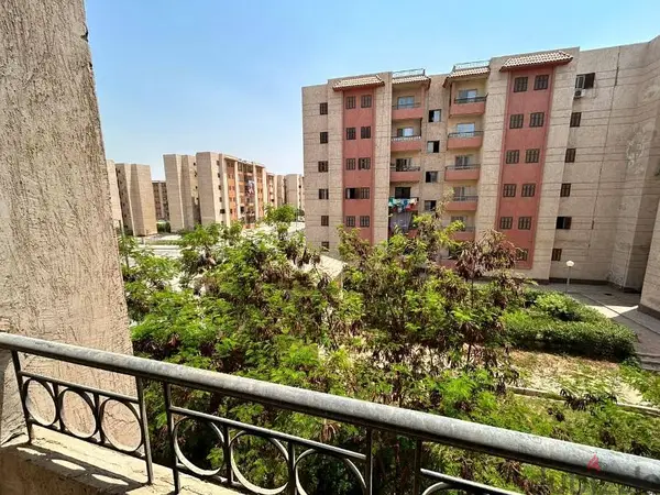 شقة 90م² بتشطيب لوكس في مشروع 800 فدان بحدائق أكتوبر - الدور الثاني