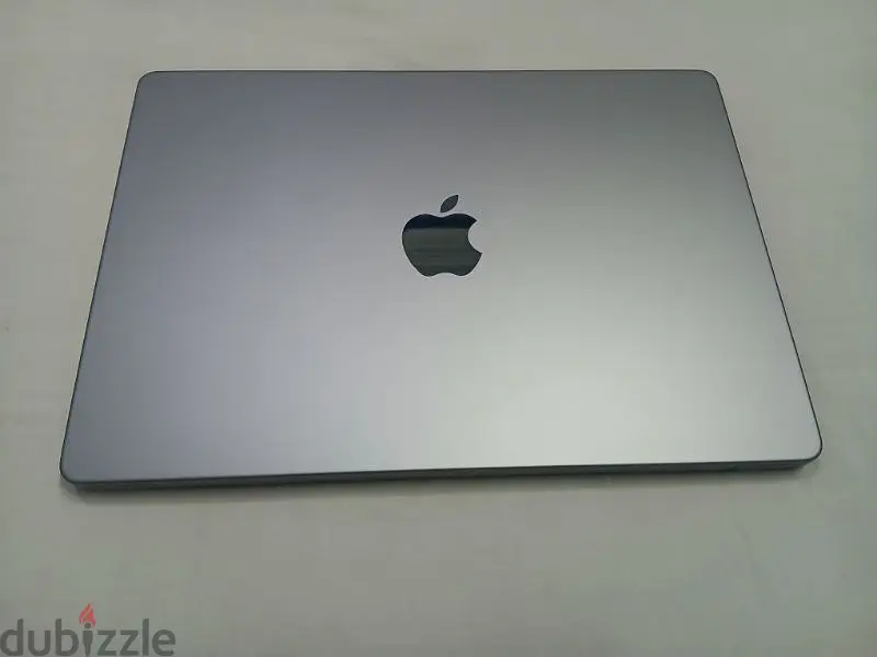 MacBook Pro M1 Pro 32GB RAM 14 بوصة - موديل 2021 بحالة ممتازة