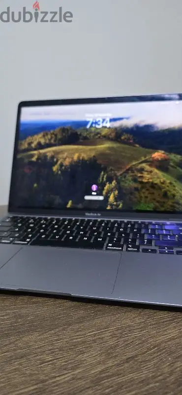 MacBook Air M1 2020 بحالة ممتازة - 256 جيجابايت تخزين / 8 جيجابايت رام