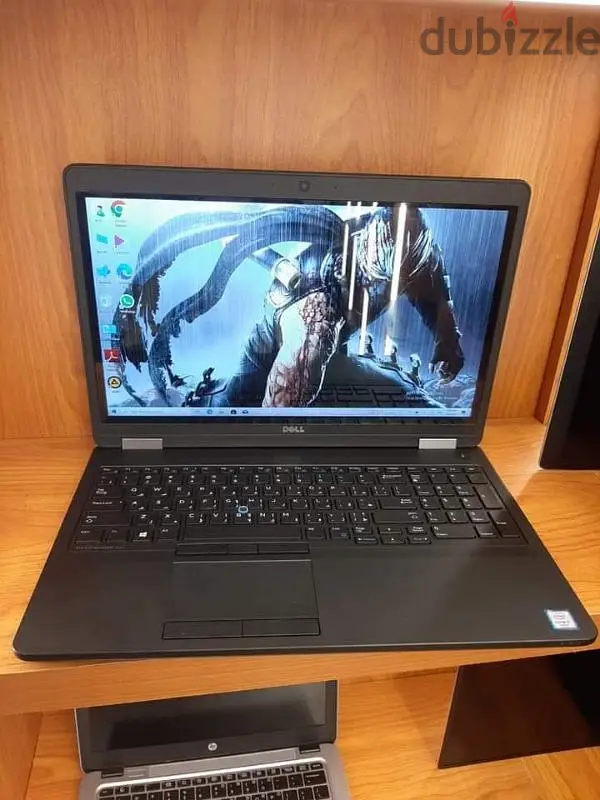 لابتوب ديل لاتيتيود 5580 - معالج i5 الجيل السابع، 8 جيجا رام، 256 جيجا SSD - مثالي للجرافيك والبرمجة