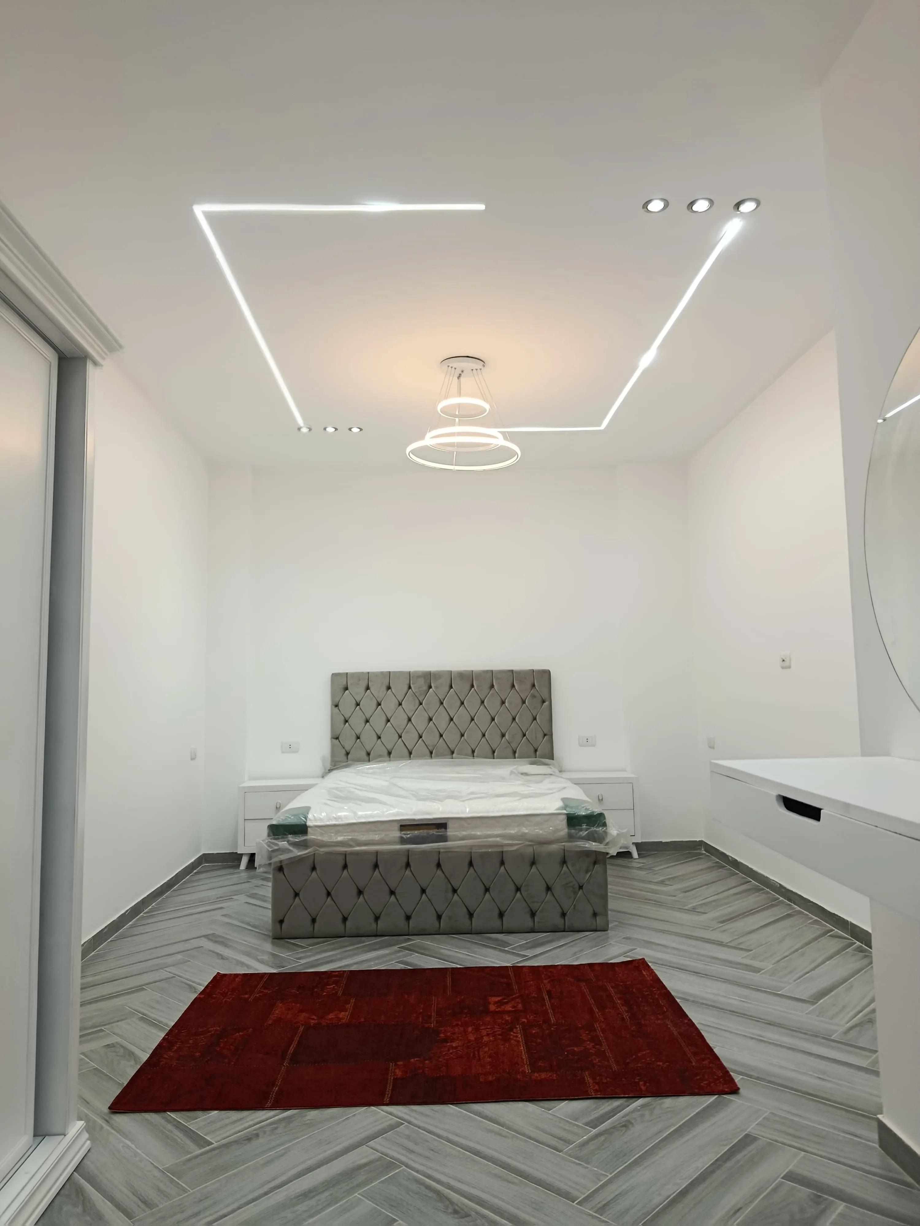 للإيجار شقة مفروشة أول سكن في الشيخ زايد