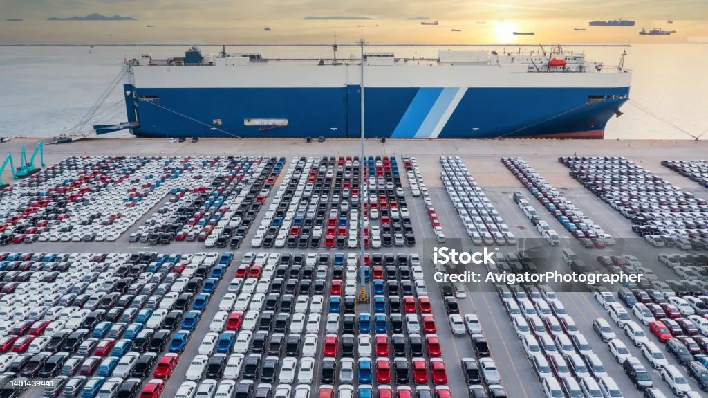 🚗 دليل EzyTradex الذكي: شراء، بيع، صيانة، وحساب جمارك وحساب تسجيل العقود وتجديد التراخيص في مكان واحد