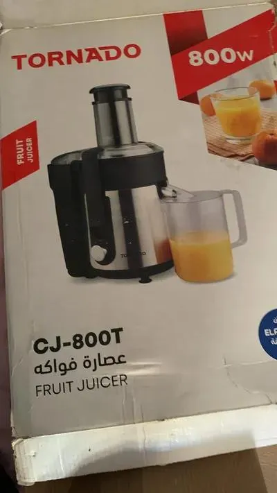 عصارة فواكه تورنيدو جديدة بالكرتونة 800 وات - لون أسود وفضي