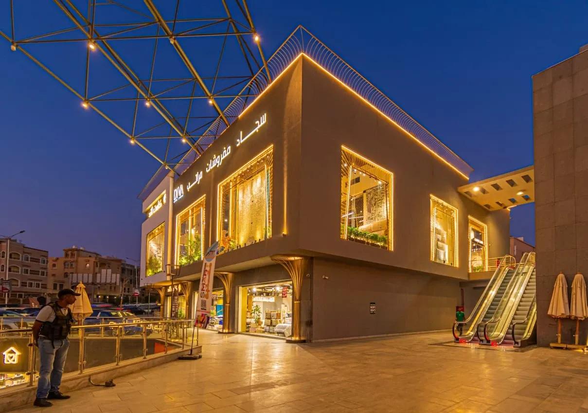 للايجار محل مميز داخل اقوي المولات التشغيليه القاهره الجديده