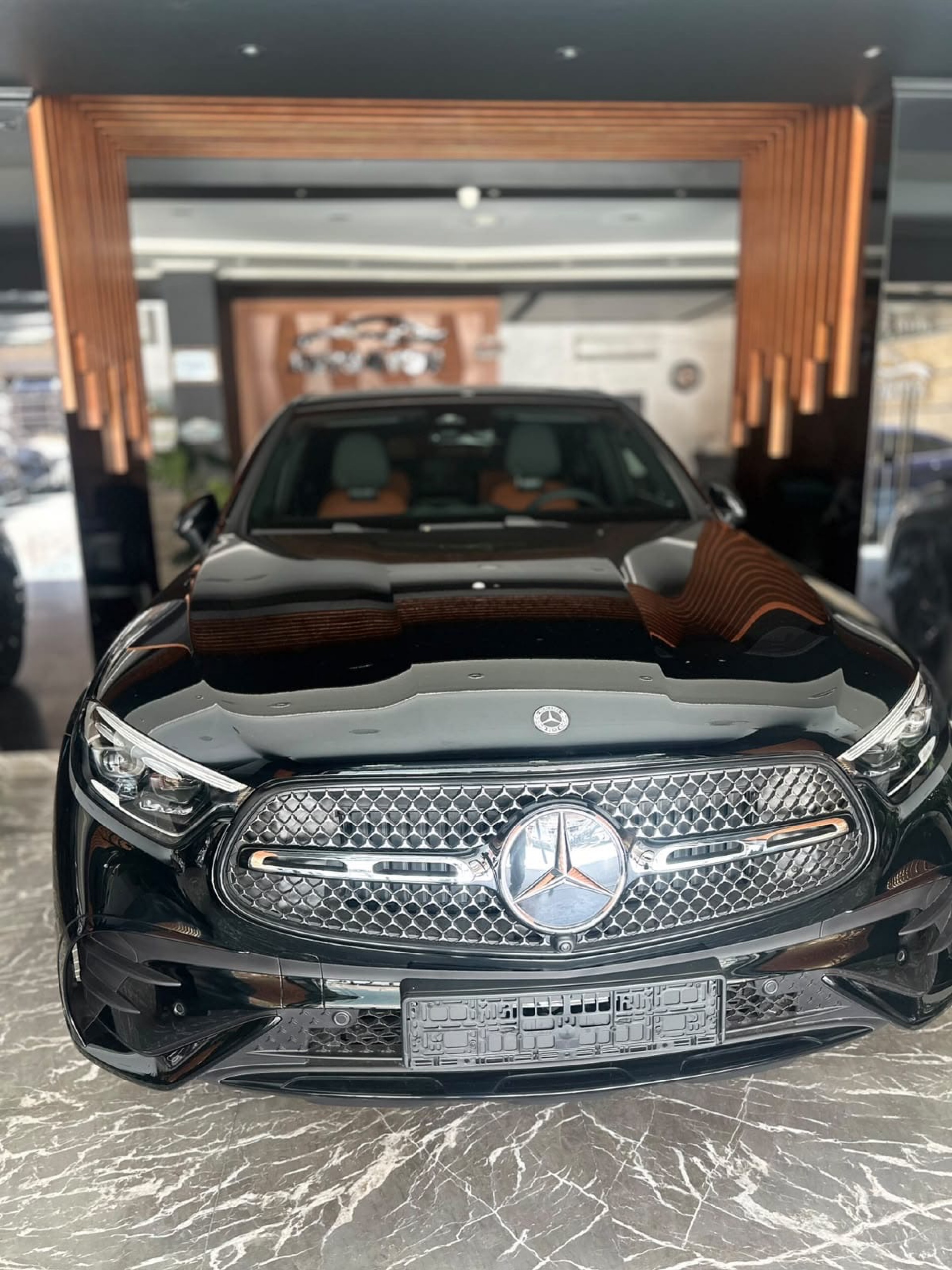 مرسيدس GLC 300 2026 أوتوماتيك أسود جديد