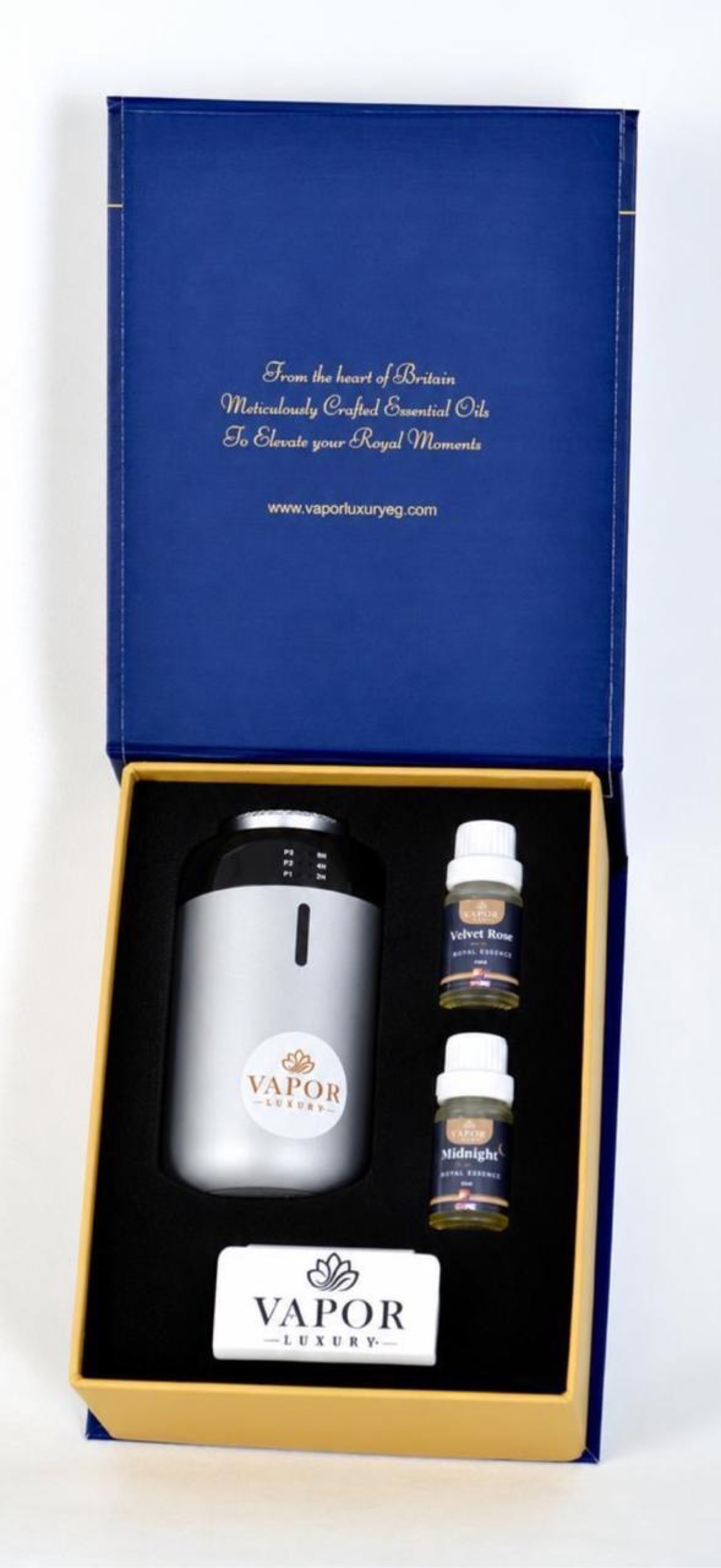 جهاز تعطير معدني فاخر Car Scent من Vapor Luxury - زيوت بريطانية، بطارية تدوم أسبوع، ضمان سنة