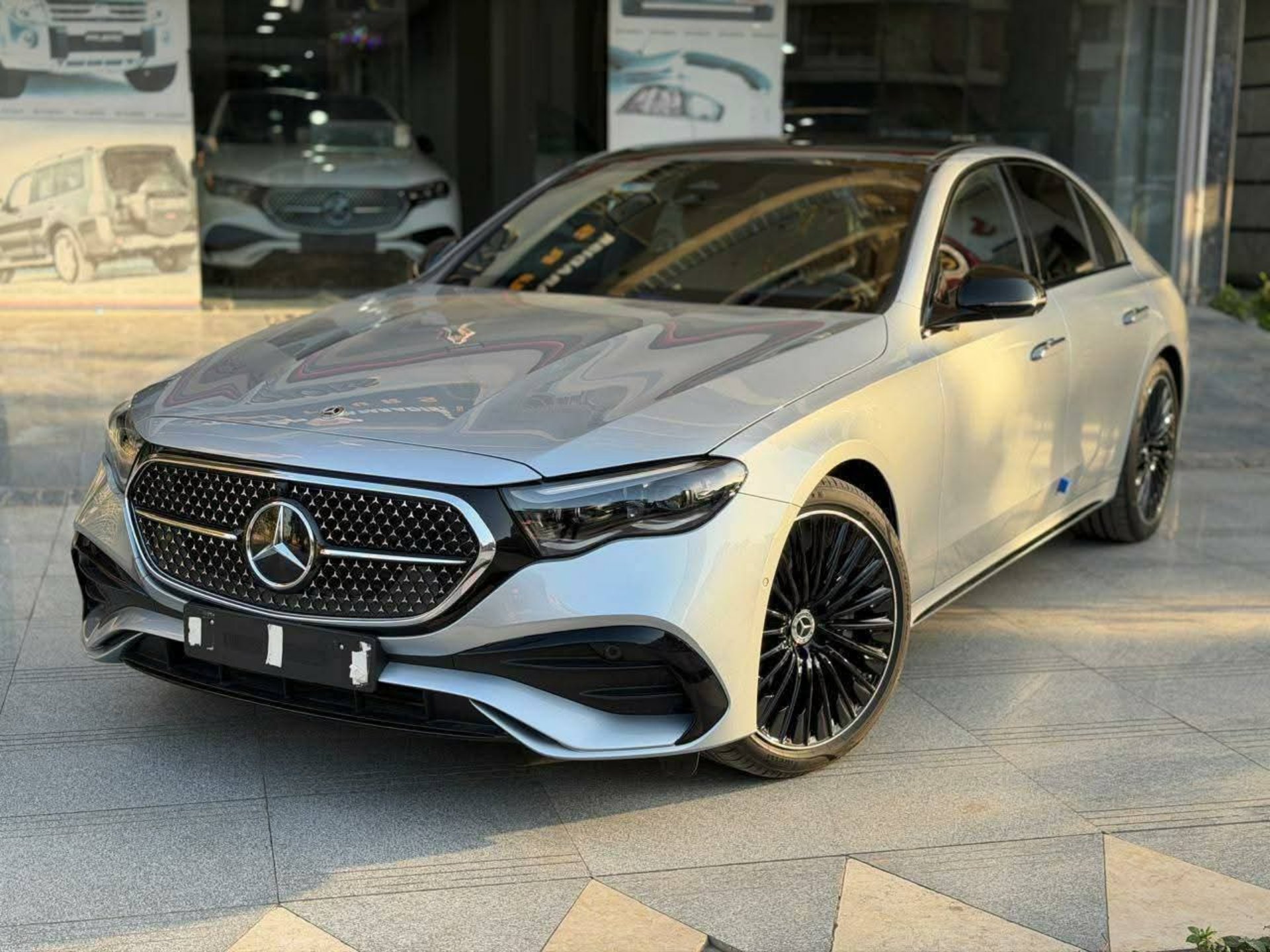 مرسيدس E 200 2026 أوتوماتيك فضي جديد