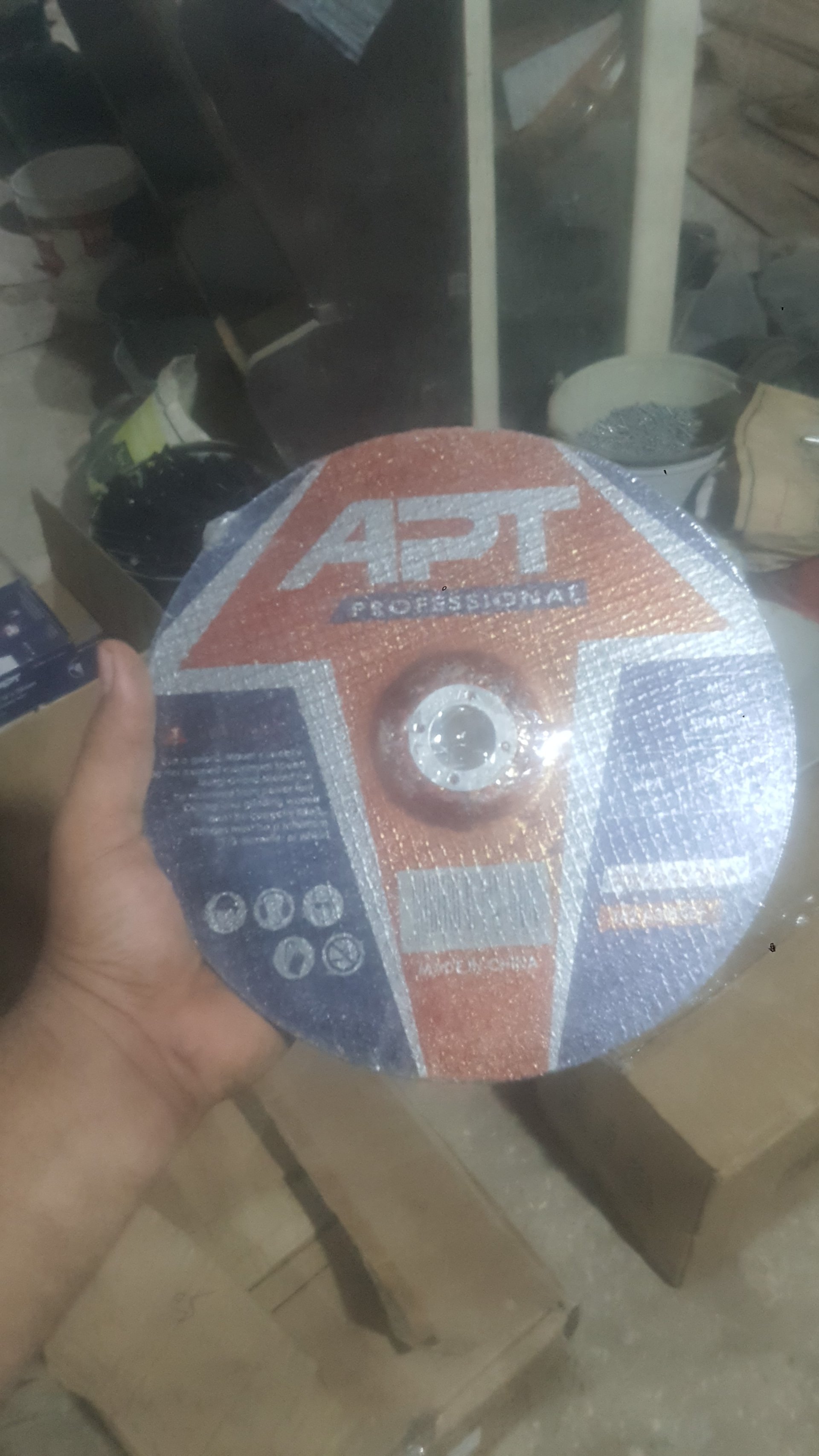 حجر قطعية apt 9 بوصة متوفر في قلفاو
