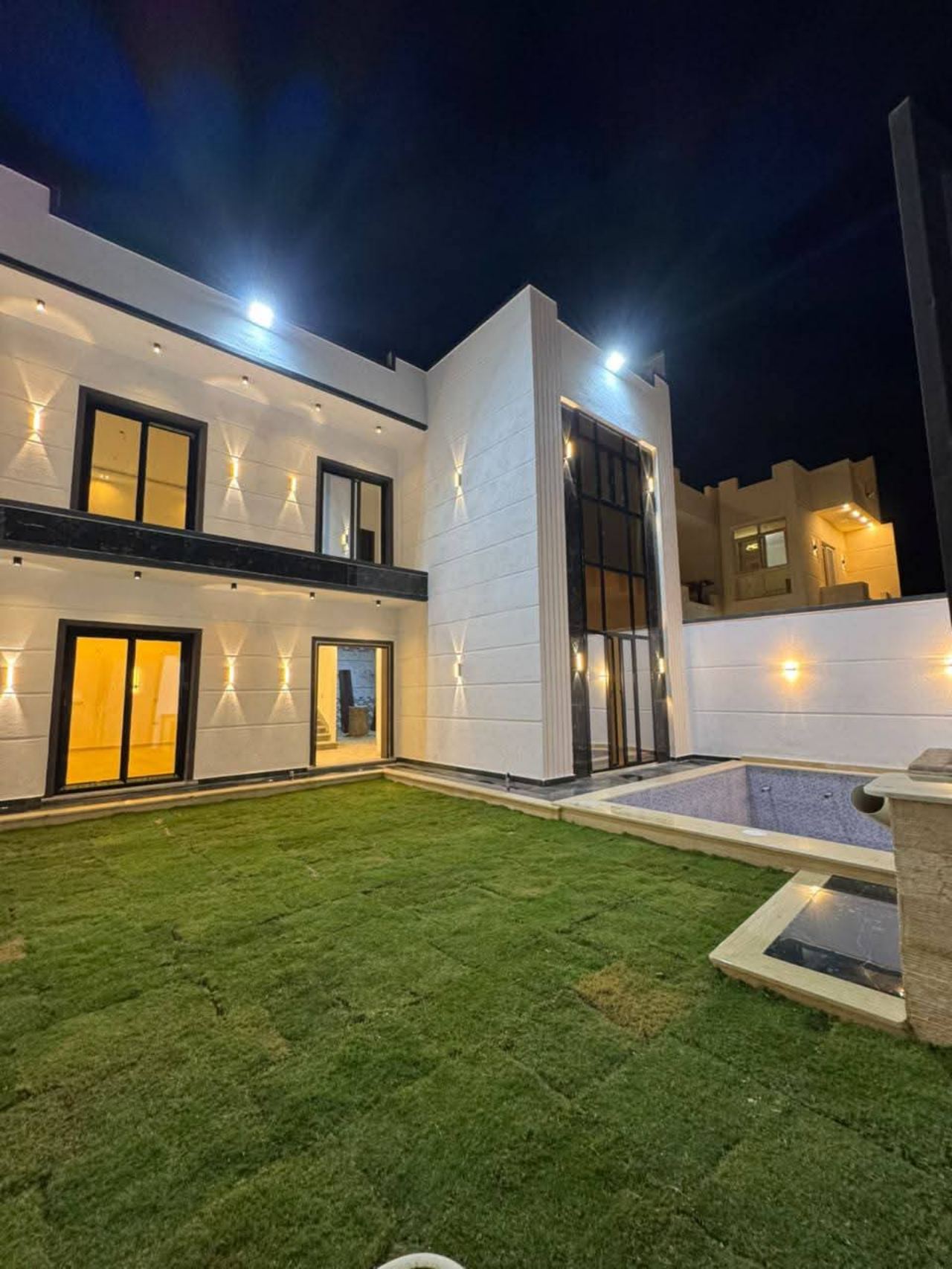 فلل للبيع و الايجار 4 غرف 250م العامرية تشطيب كامل