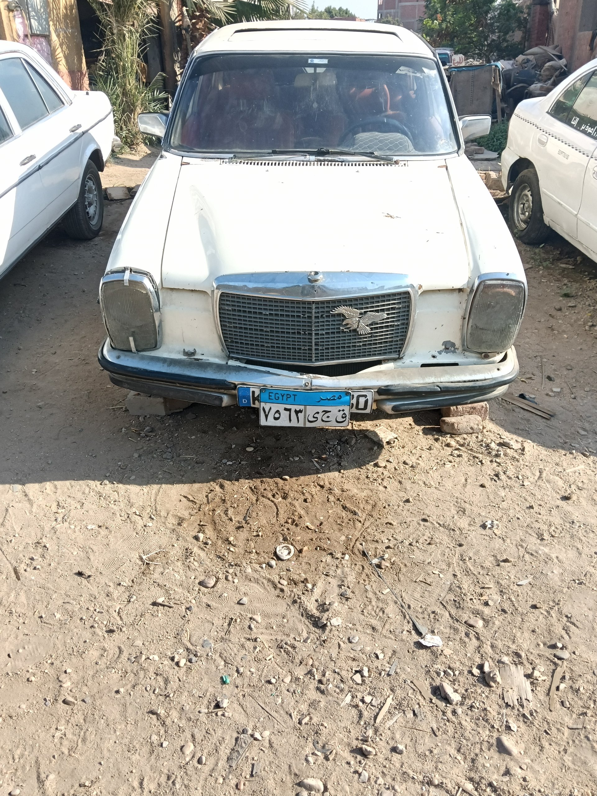 مرسيدس C200 1968 مانيوال أبيض مستعمل
