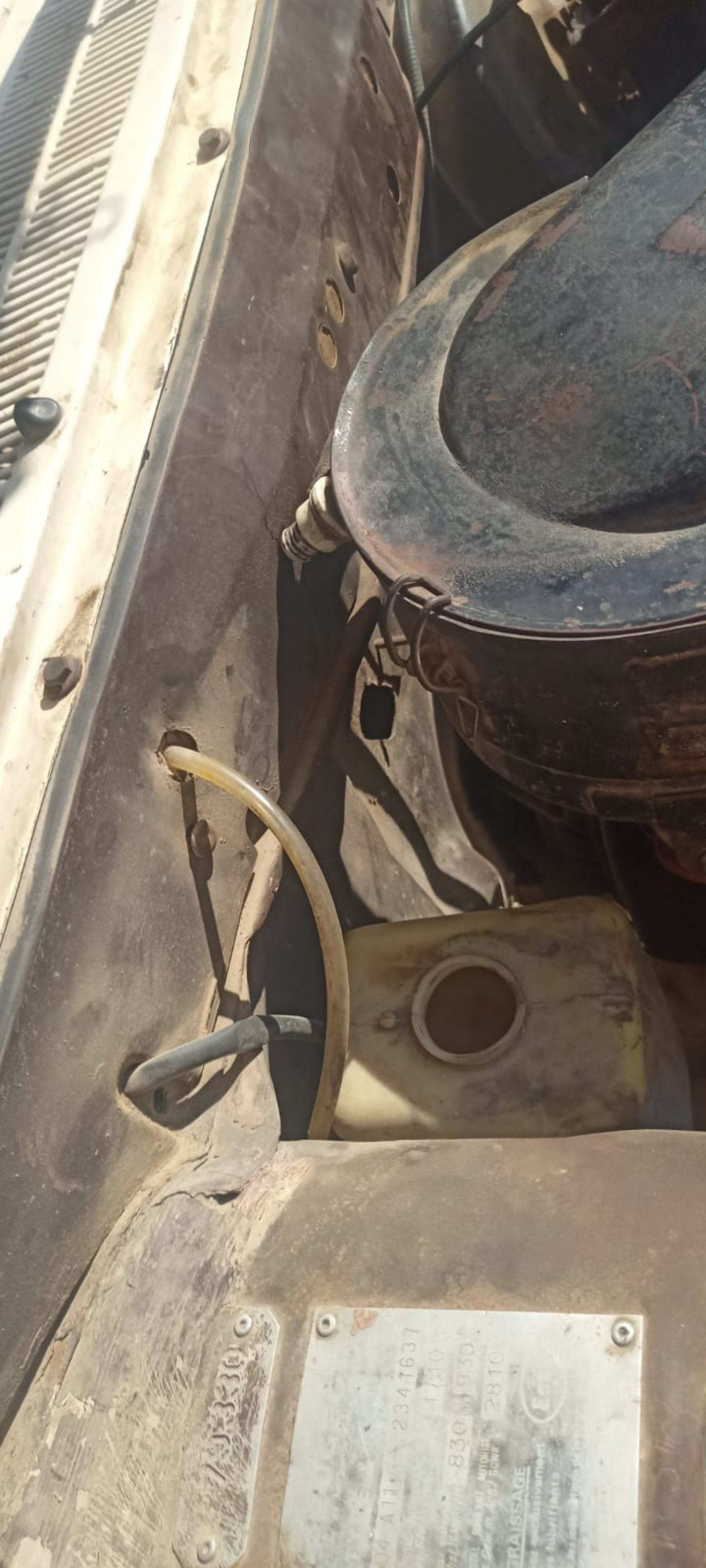 بيجو بيجو 504 1977 مانيوال أبيض مستعمل بحالة الجديد